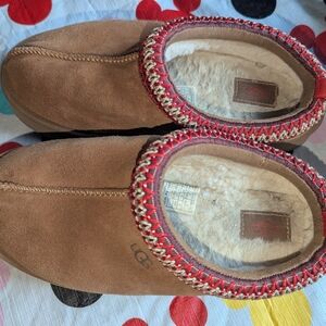 UGG Suede Shearling Clog Slippers in Chestnut with Red Trim